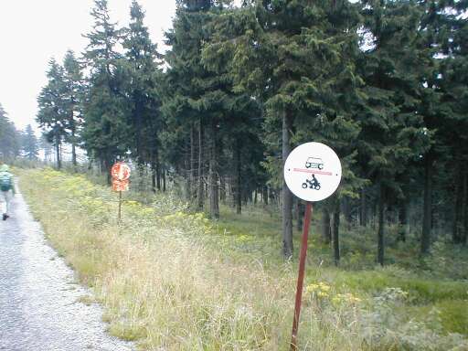 Opršelé dopravní značky Opršelé dopravní značky